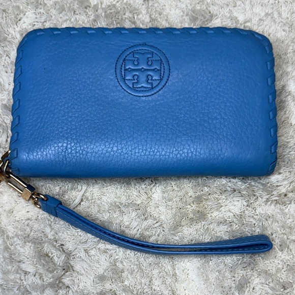 Tory Burch Vibrant Blue Marion Smartphone Leather Wristlet - Picture 1 of 12